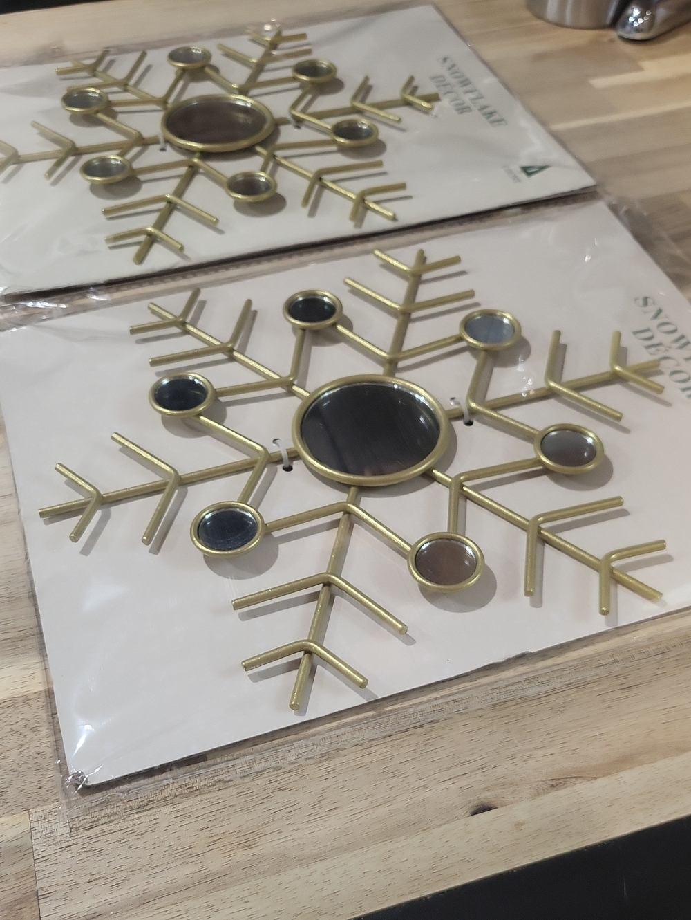 ❄️NEW! Large Gold Snowflake Wall Decor with Mirrored Accents - Picture 4 of 4